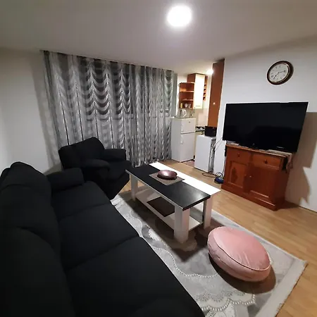 Tom & Jerry Apartment